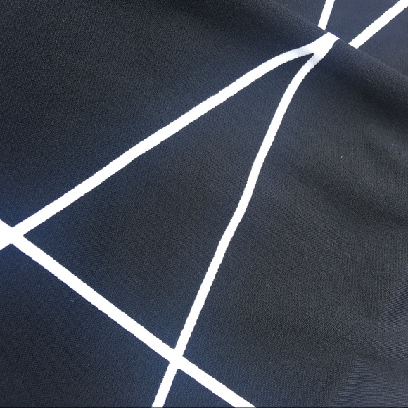 Alfani Black & White Geometric Tunic Top - Picture 7 of 8